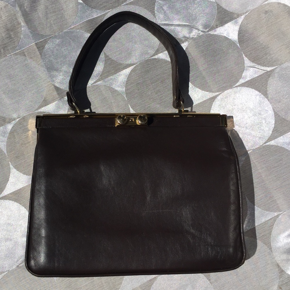 Beautiful vintage handbag!